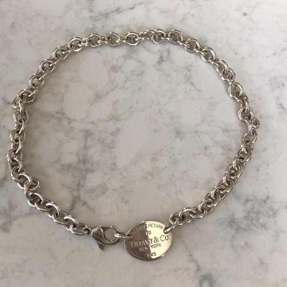 Tiffany and co "Return to Tiffany" oval necklace